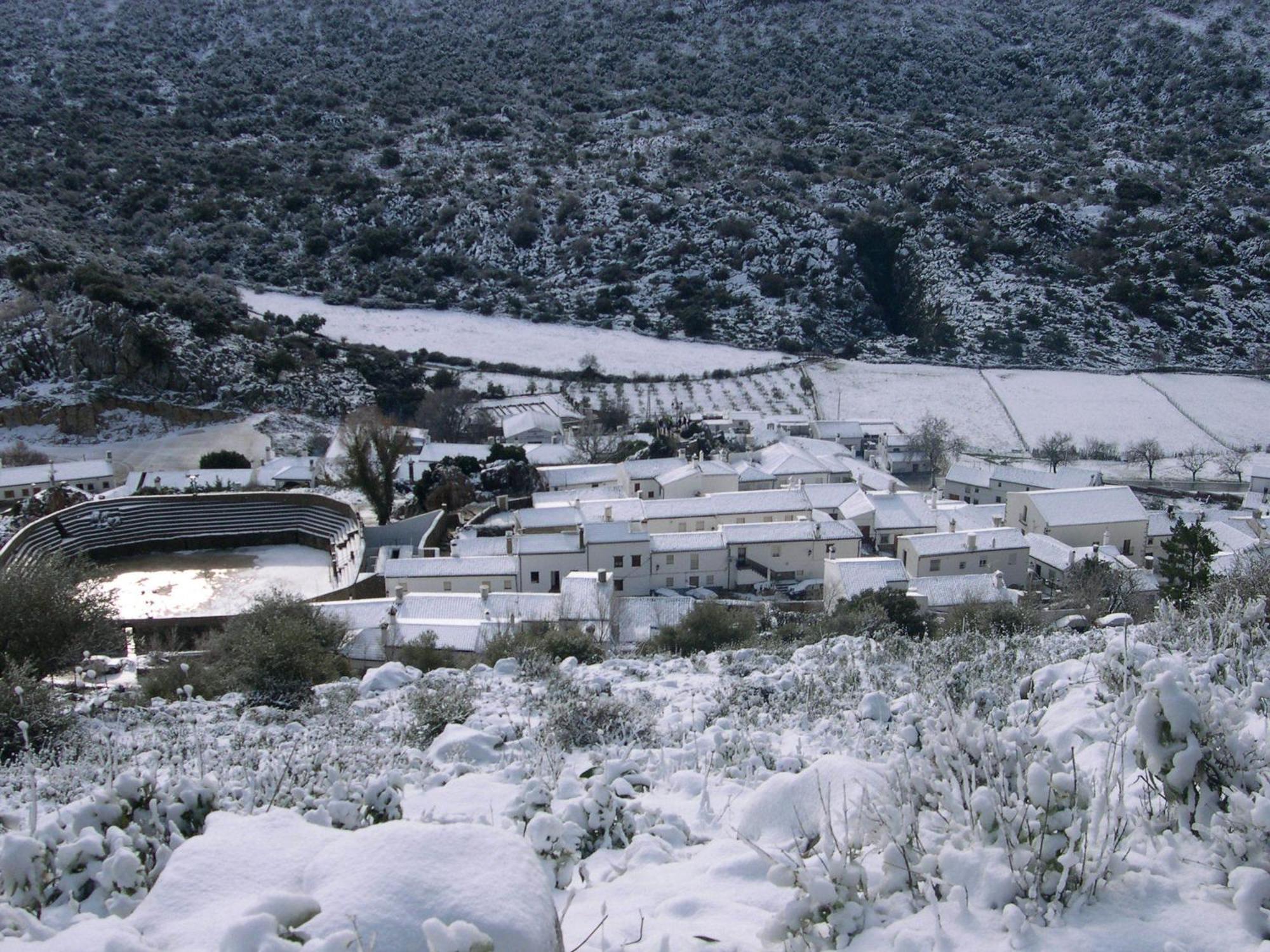Tugasa Hotel Y Casas Rurales La Posada Villaluenga Del Rosario Exterior foto